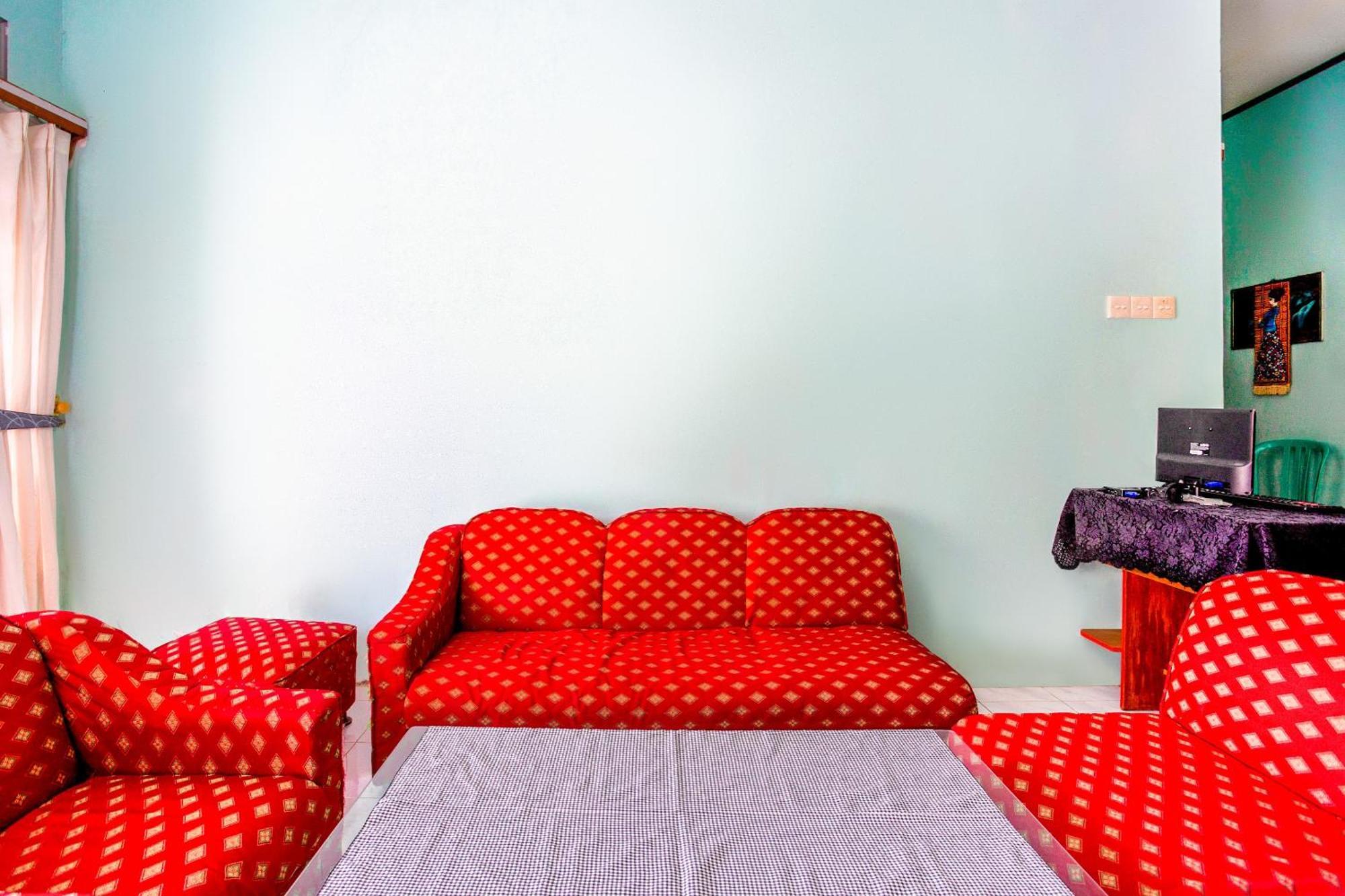 Oyo 2903 Putri Residence Syariah Bukittinggi Esterno foto