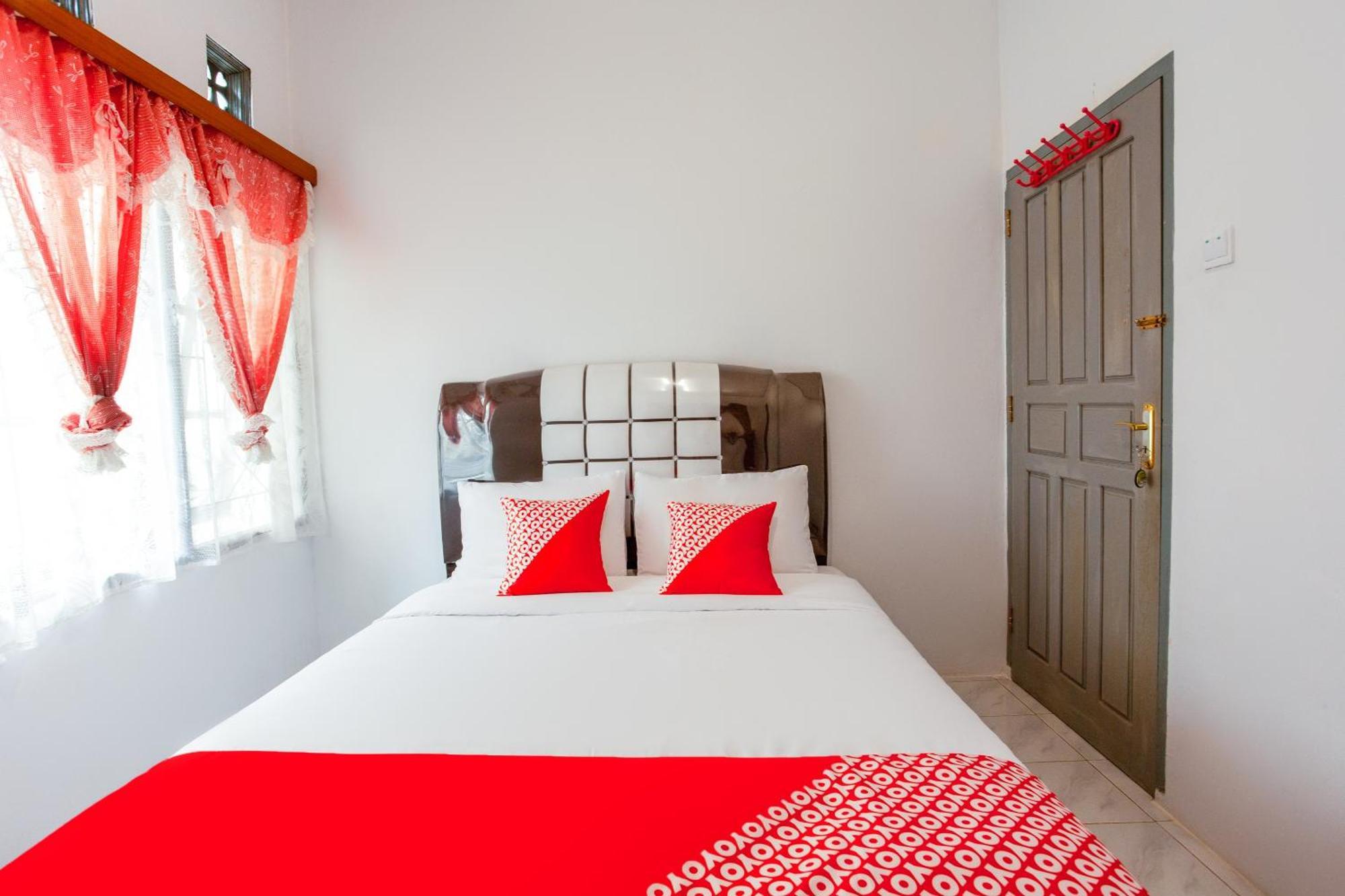 Oyo 2903 Putri Residence Syariah Bukittinggi Esterno foto