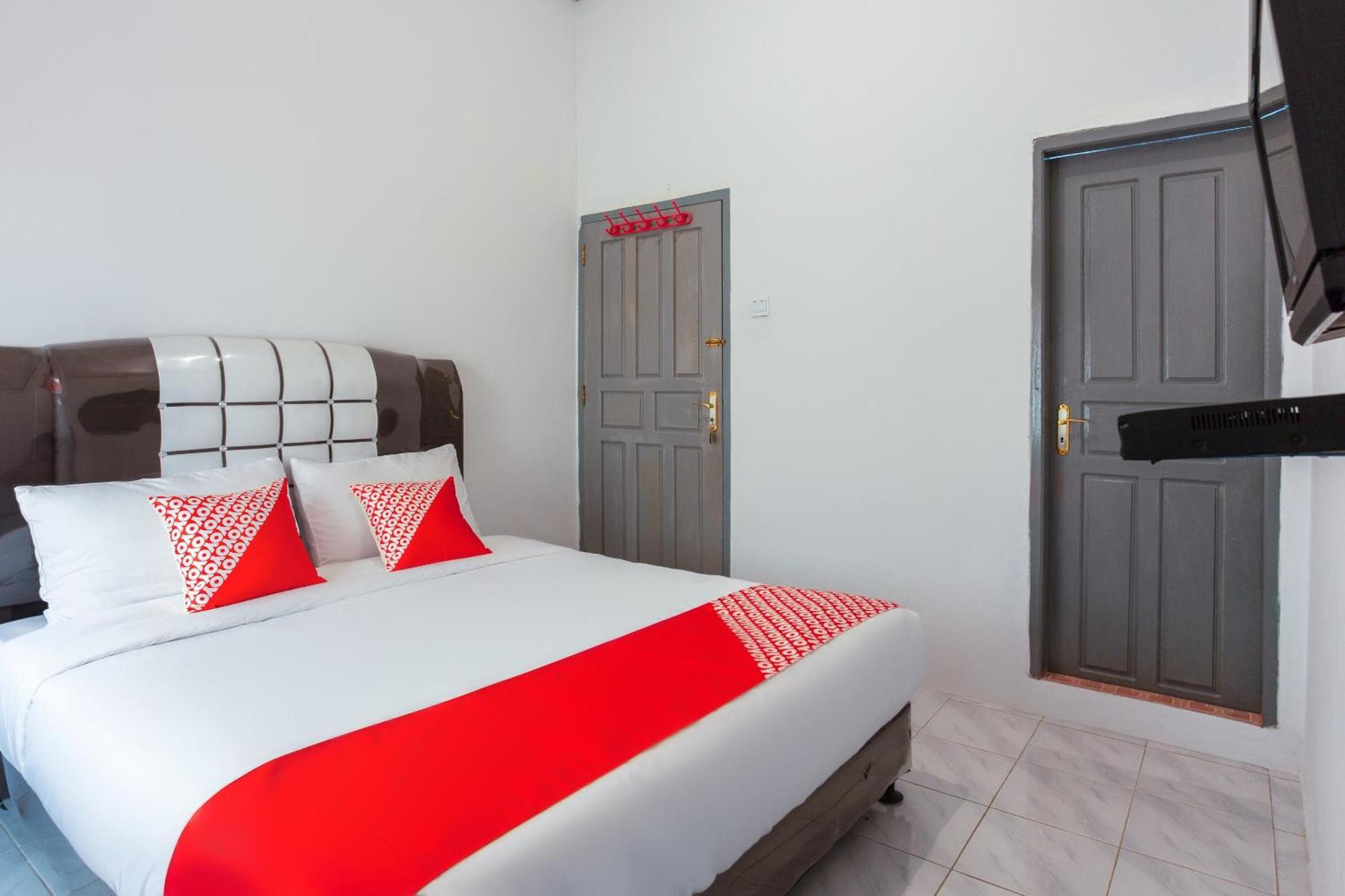 Oyo 2903 Putri Residence Syariah Bukittinggi Esterno foto